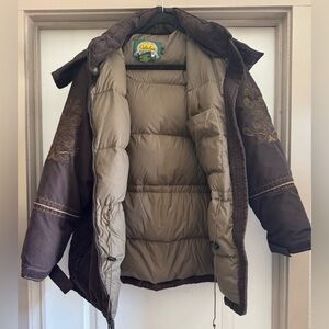 Cabelas Brn. Embroidered Goose Down W Med. Jacket Coat Zip Up Coyote Fur Trim